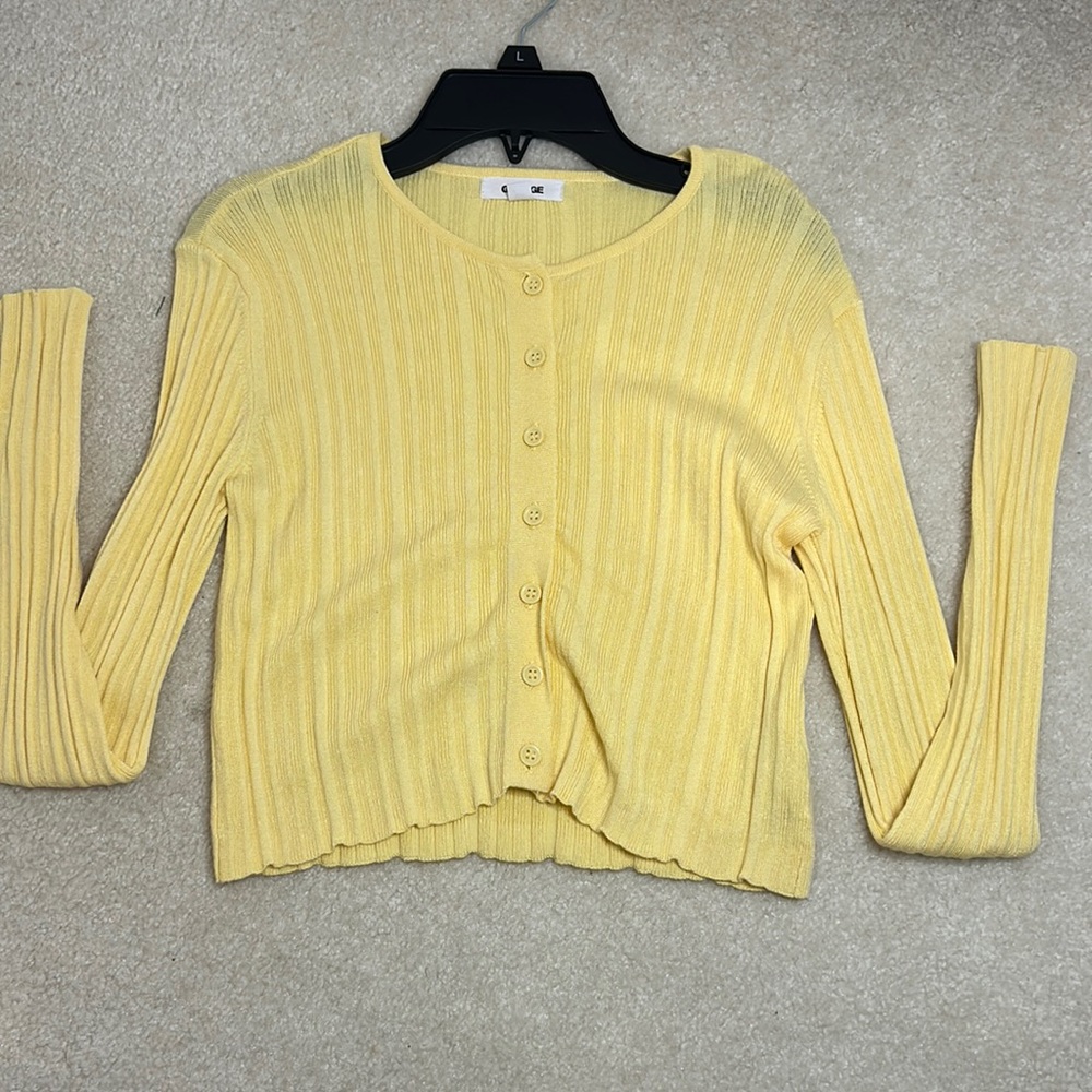 Brand garage, size S, color pastel yellow
